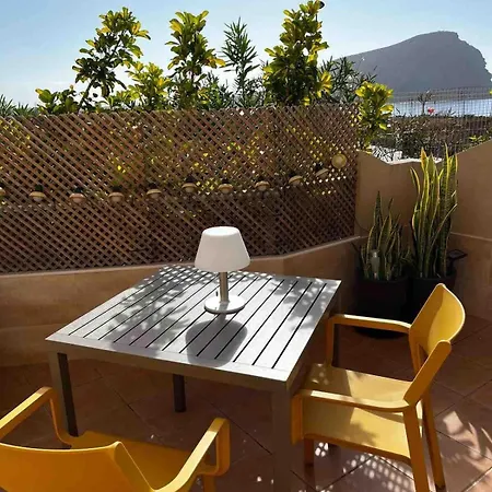 Lägenhet Fantastic Seafront With Sea Views & Pool